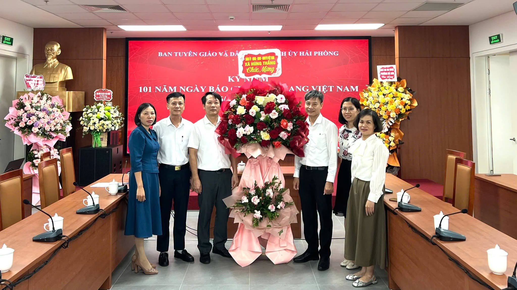 XÃ HÙNG THẮNG THĂM, CHÚC MỪNG CÁC CƠ QUAN BÁO CHÍ NHÂN KỶ NIỆM 101 NĂM NGÀY BÁO CHÍ CÁCH MẠNG VIỆT NAM (21/6/1925 – 21/6/2026)